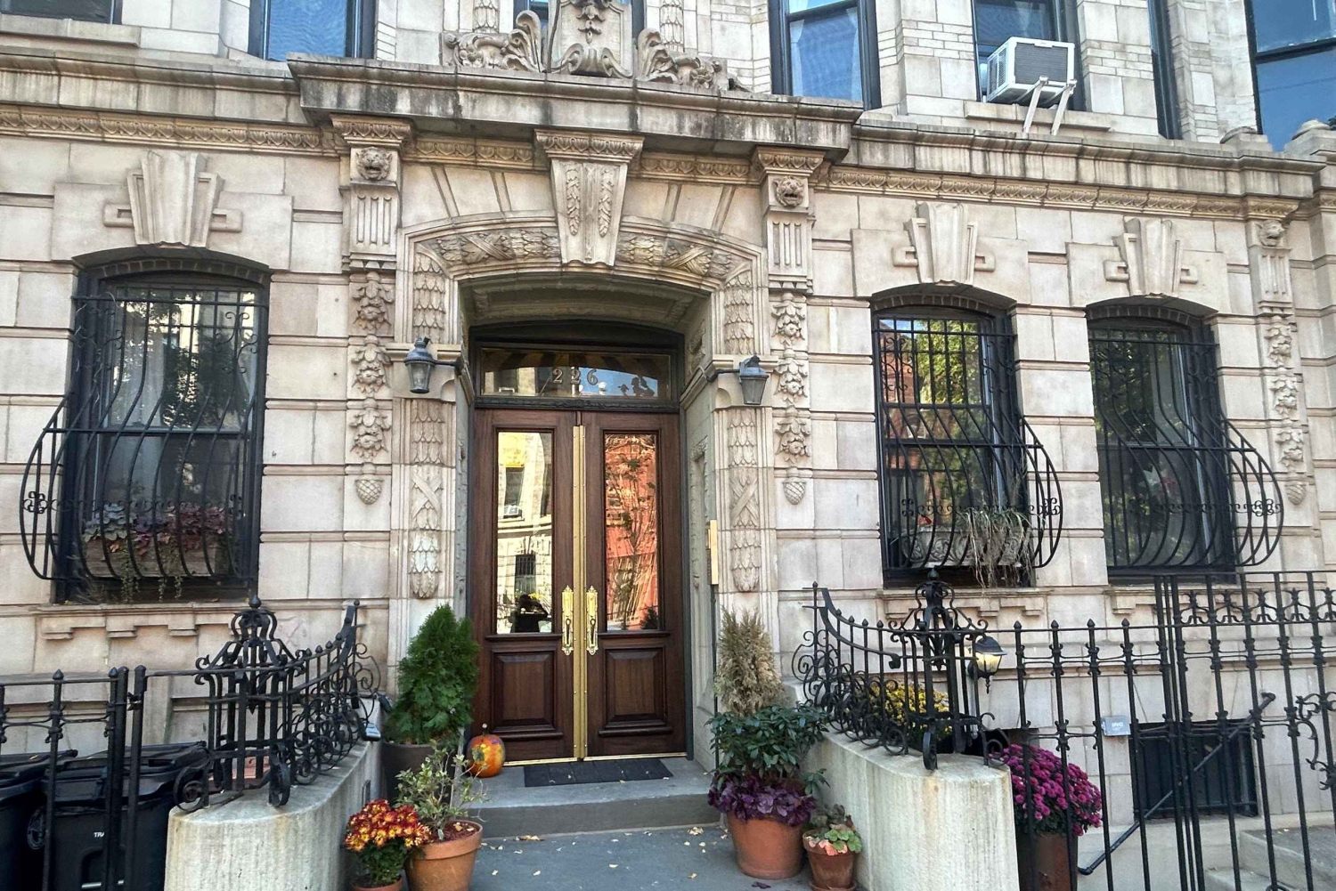 ニューヨーク、ブルックリン：悪名高いビギー・スモールズをテーマにしたウォーキングツアーをご案内します