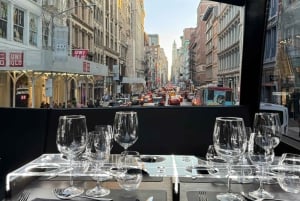 NYC Bustronome: Gourmet-Sightseeing-Tour mit Mittagessen im Panoramabus