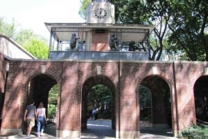 NYC: Tour guidato a piedi di Central Park Inglese-Spagnolo