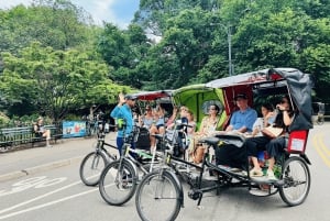 NYC: Central Park Pedicab Tour with Photo Stops