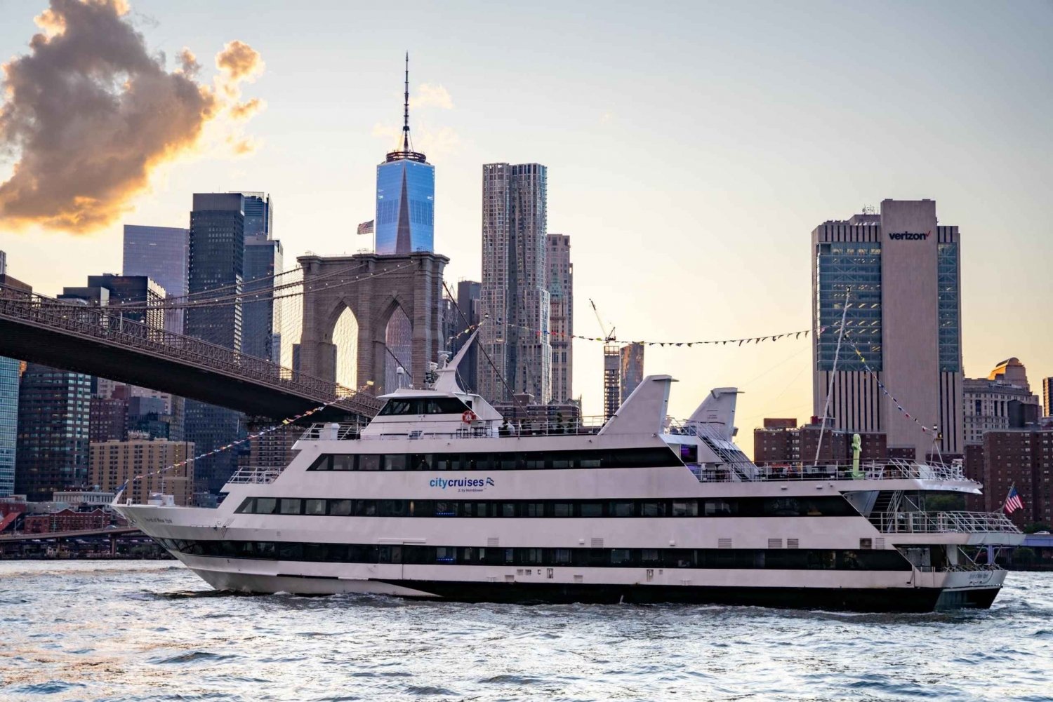 NYC: lunchbuffet of diner op kerstavond Havencruise