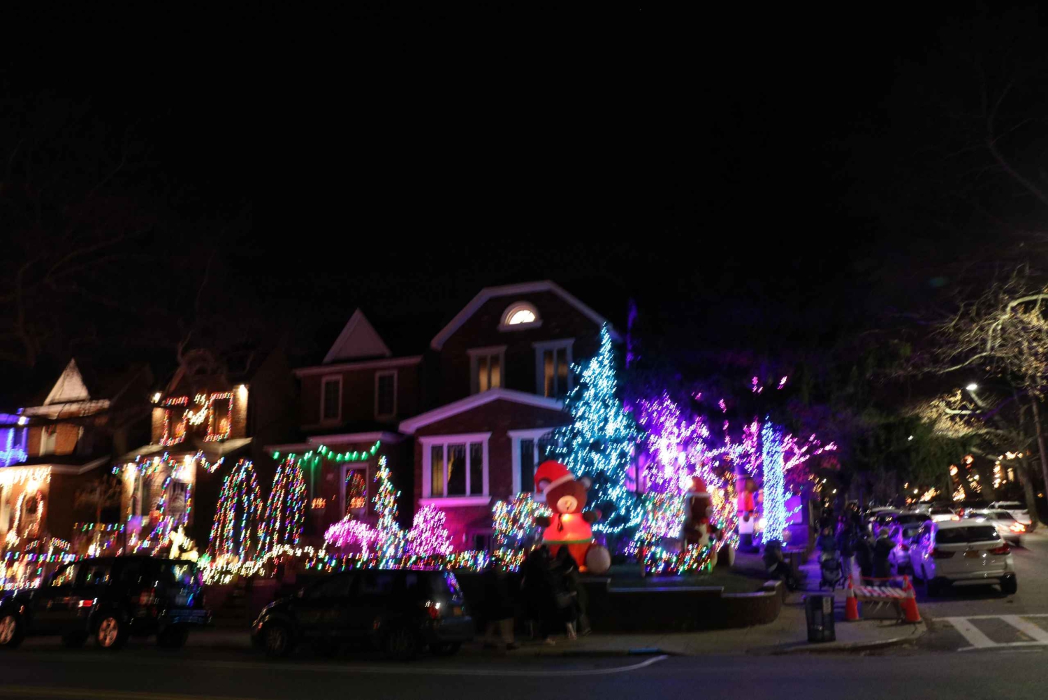 ニューヨーク：クリスマスイルミネーション ダイカーハイツ、ベイリッジ、ダンボ