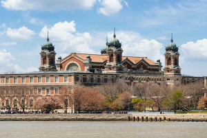 NYC: Circle Line 1.5-Hr Landmarks Skip-The-Box-Office Cruise