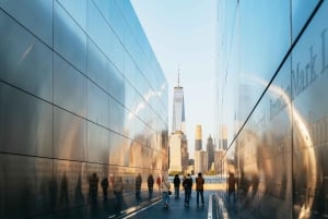 NYC: City Skyline Sightseeing Bus Tour at Night