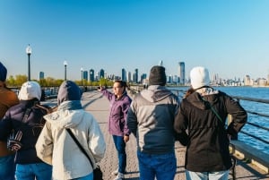 NYC: City Skyline Sightseeing Bus Tour at Night