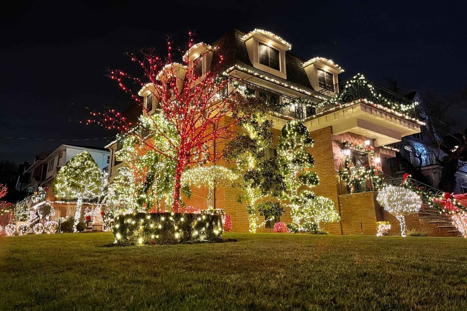 NYC: Dyker Heights Weihnachtslichter-Tour mit Guide