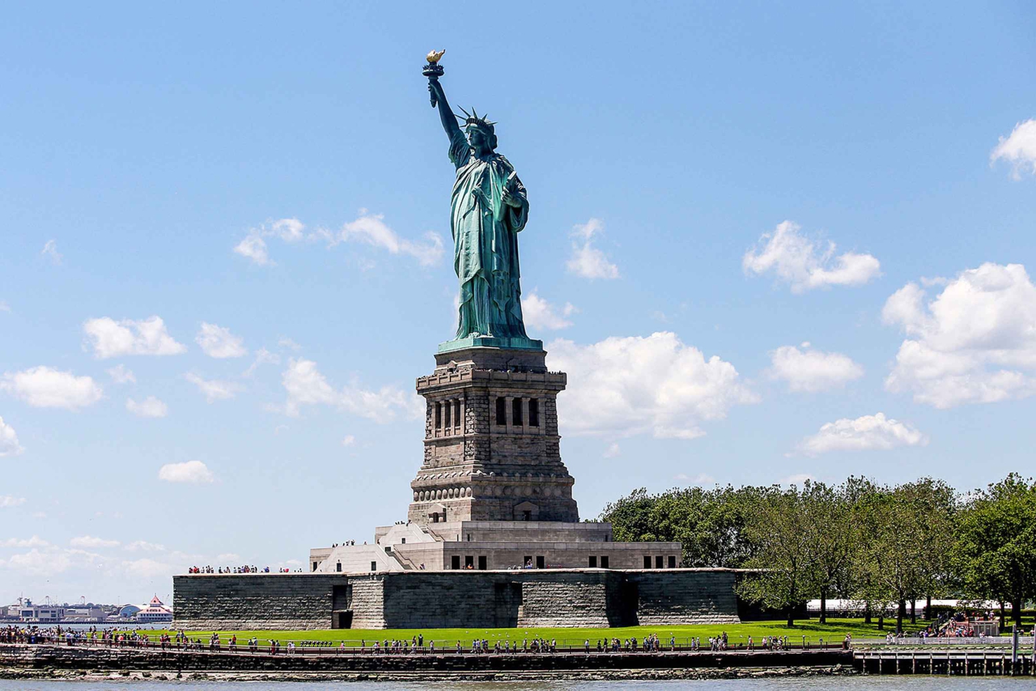 ニューヨーク：リバティ島へのアクセス付きエリス島プライベートツアー