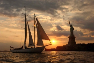 NOVA IORQUE: Passeio épico de barco alto ao pôr do sol com opção de vinho