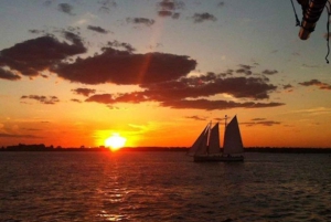 NYC: Epic Tall Ship Sunset Jazz Sail med vinalternativ