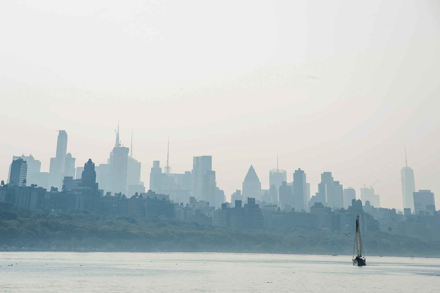 NYC: Grand Palisades Fall Foliage Yacht Tour