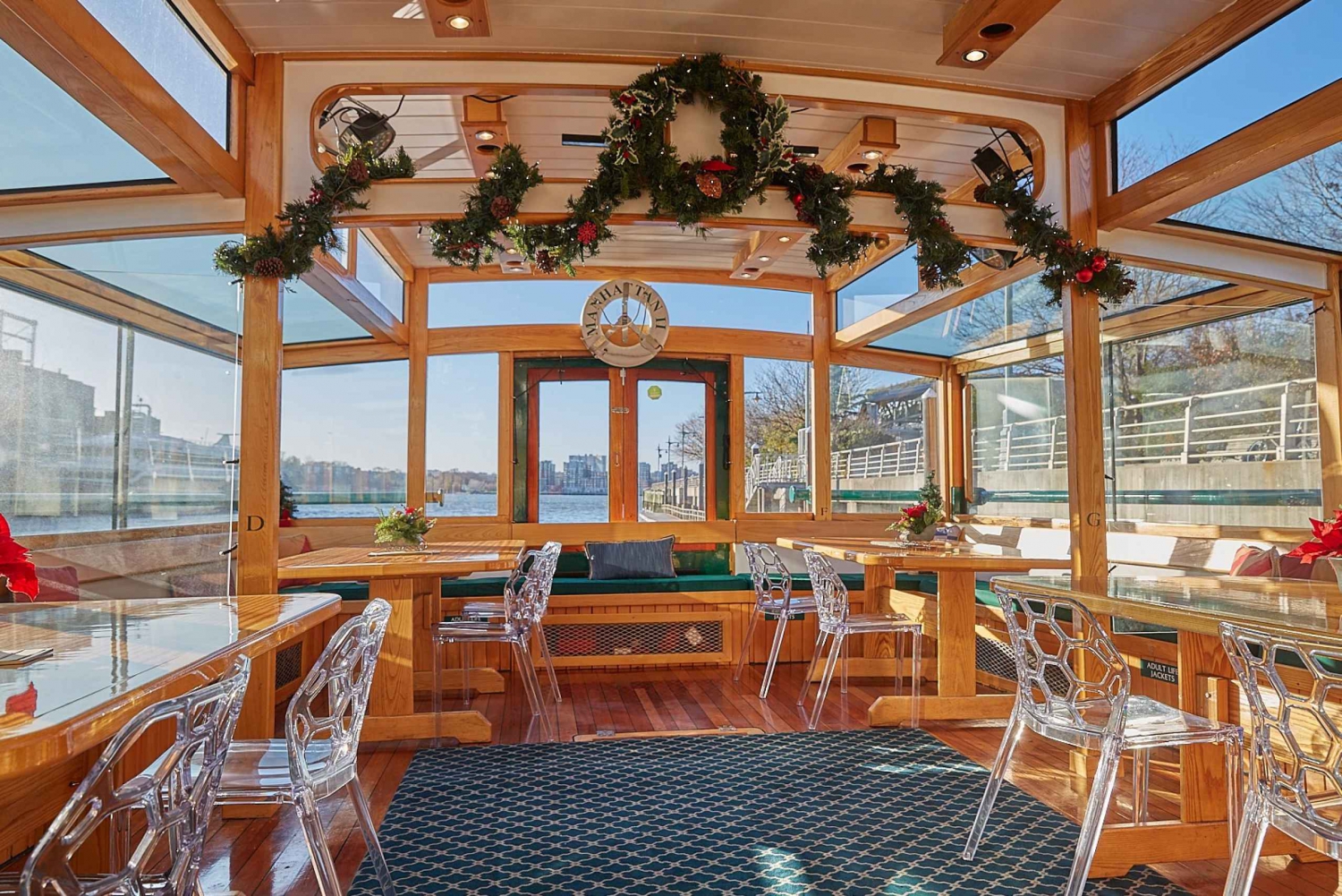 NYC: Holiday Yacht Cruise with Jazz, Cocoa & Carols