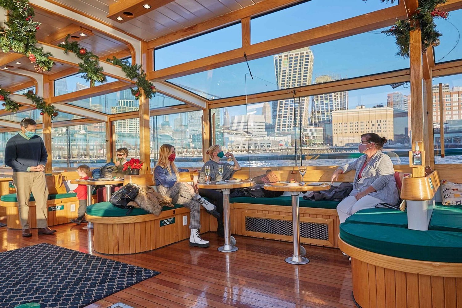 NYC: Holiday Yacht Cruise with Jazz, Cocoa & Carols