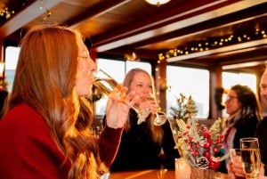 NYC : Croisière de Noël sur un yacht avec du jazz, du cacao et des chants de Noël