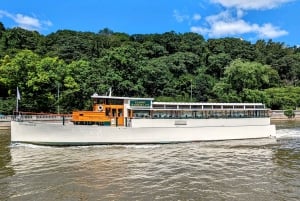 NYC : Croisière de Noël sur un yacht avec du jazz, du cacao et des chants de Noël