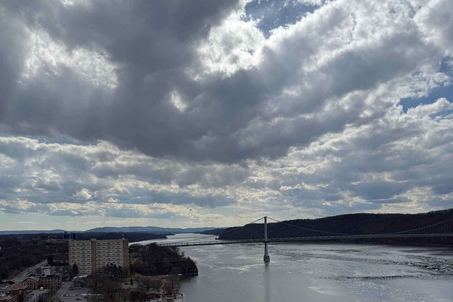 ニューヨーク市：ハドソン川ツアー（スリーピーホロウとハドソン川歩道橋を含む）