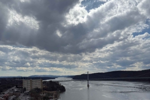 ニューヨーク市：ハドソン川ツアー（スリーピーホロウとハドソン川歩道橋を含む）