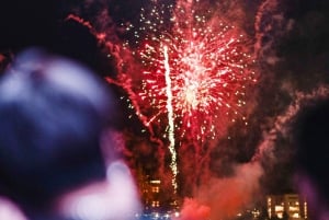 NYC: Dinner Cruise den 4. juli med levende musik og åben bar