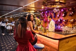 NYC: 4. juli Dinner Cruise med 6-retters menu og åben bar