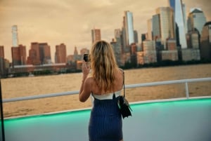 NYC: 4. Juli Dinner Cruise mit 6-Gänge-Menü und Open Bar