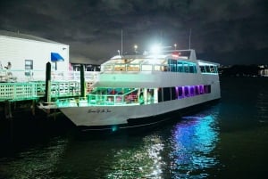 NYC: 4. juli Dinner Cruise med 6-retters menu og åben bar