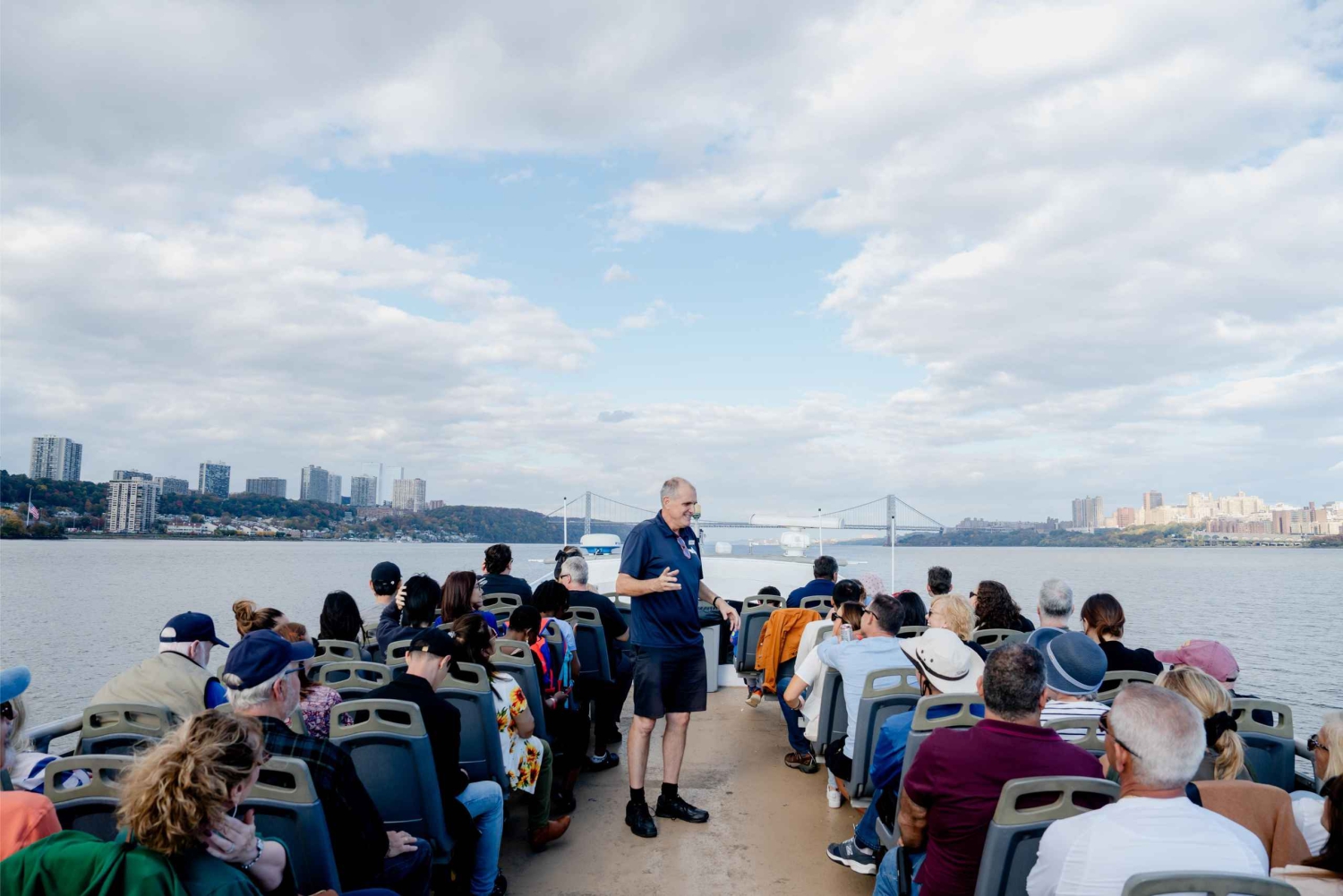 NYC: Liberty Cruise på New York Harbor med live guide