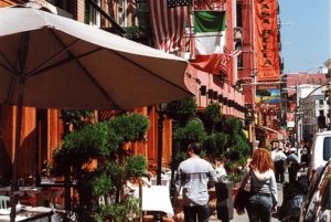 NYC: tour gastronomico natalizio a piedi a Little Italy