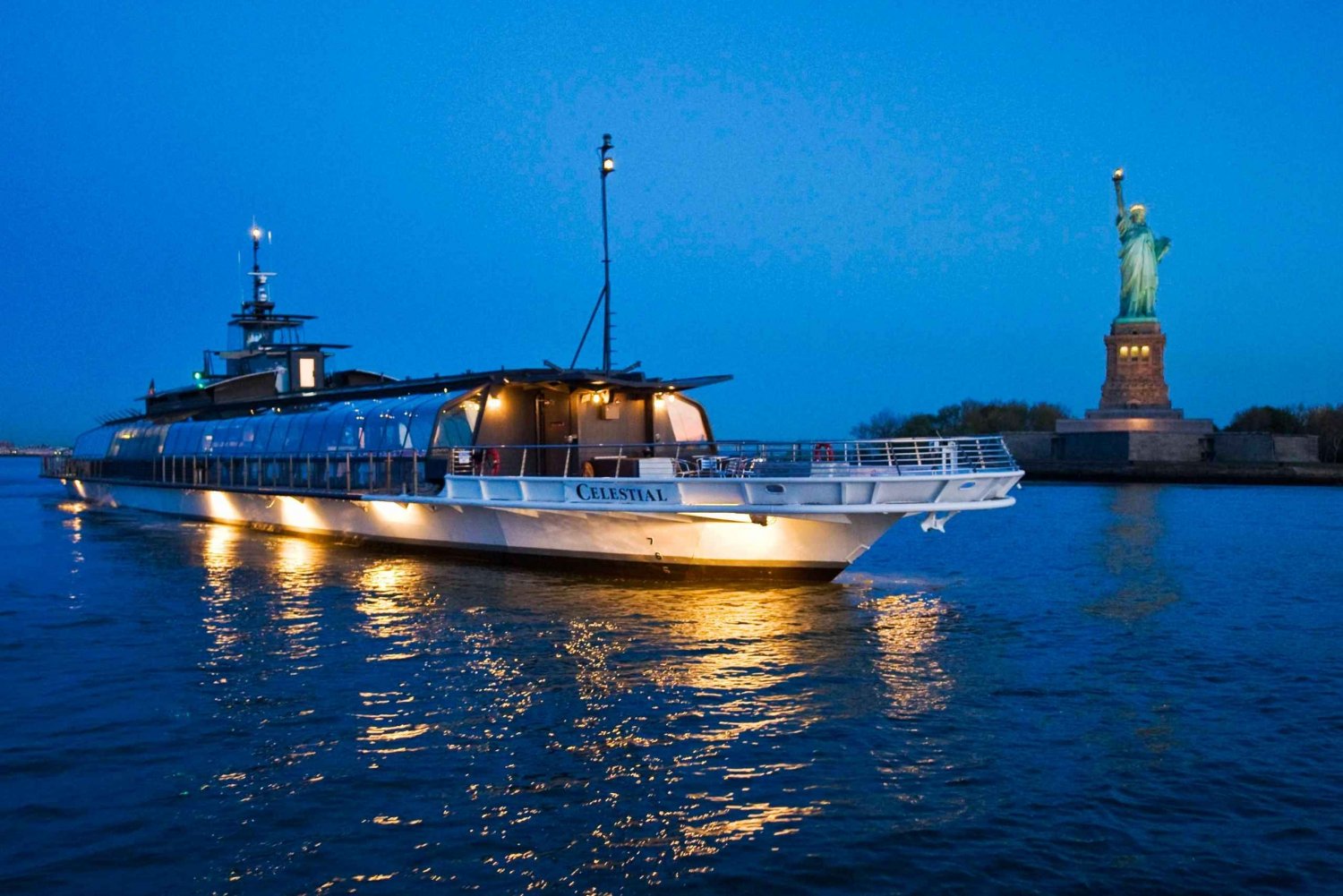 NYC: Harbor Cruise: Ylellinen brunssi, lounas tai illallinen satamaristeily