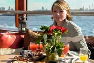 NYC: Manhattan Skyline Brunch Cruise med en drink