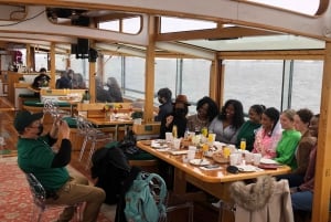 NYC: Manhattan Skyline Brunch Cruise z drinkiem