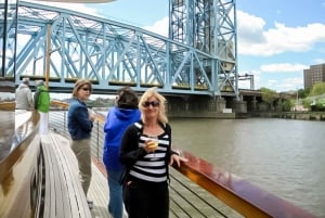 NYC: Manhattan Skyline Brunch Cruise mit einem Drink