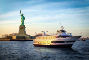 NYC: Multilingual City Highlights Sightseeing Cruise
