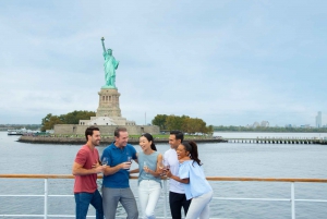 NYC: Multilingual City Highlights Sightseeing Cruise