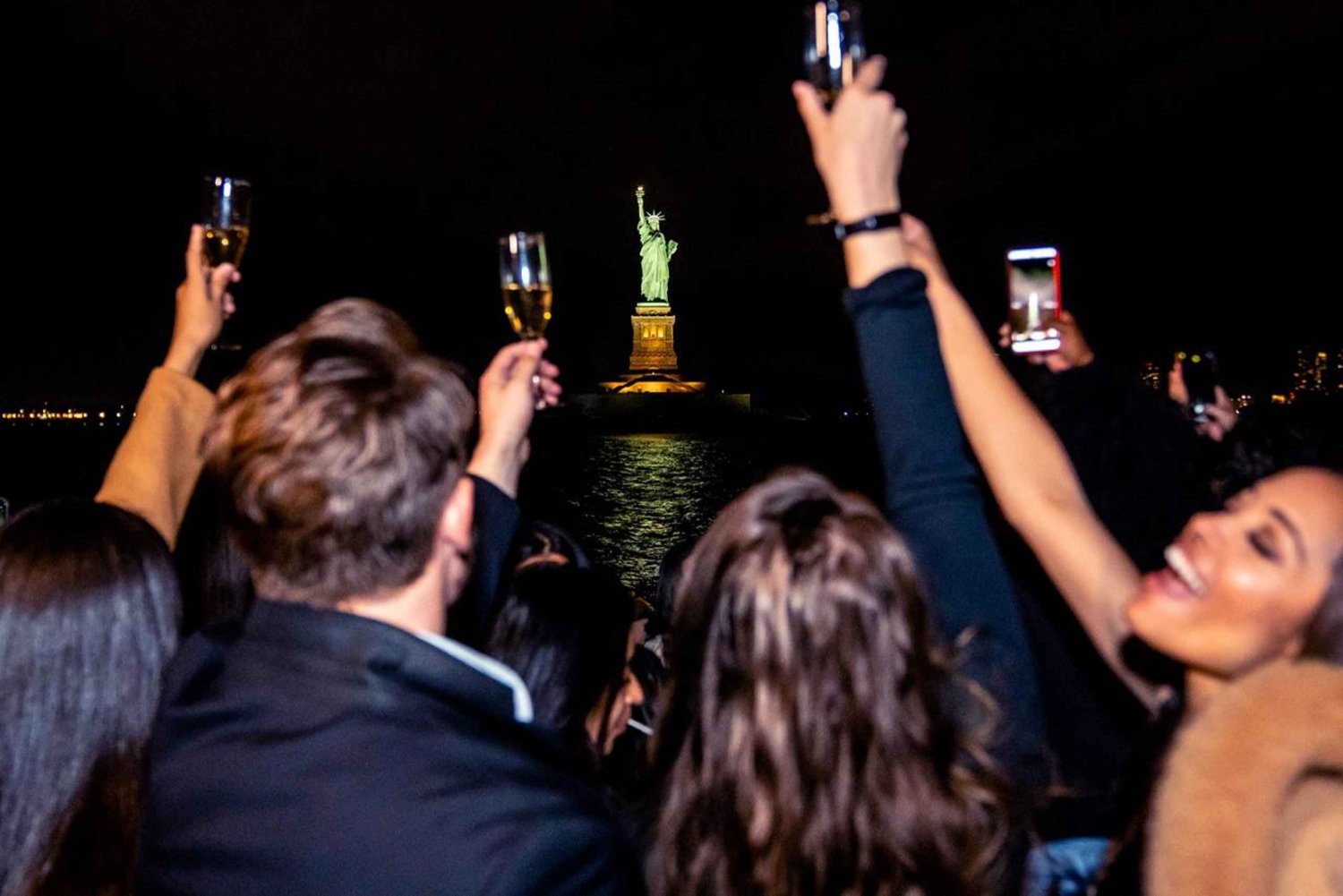 NYC: New Year's Eve Black & White Party Cruise All Inclusive