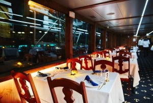 NYC: Oudejaarsavond Dinner Cruise met muziek en open bar