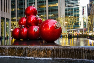 ニューヨーク市：クリスマスと名所を巡るガイド付き市内ツアー（快適なカートで）