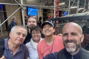 ニューヨーク市：クリスマスと名所を巡るガイド付き市内ツアー（快適なカートで）