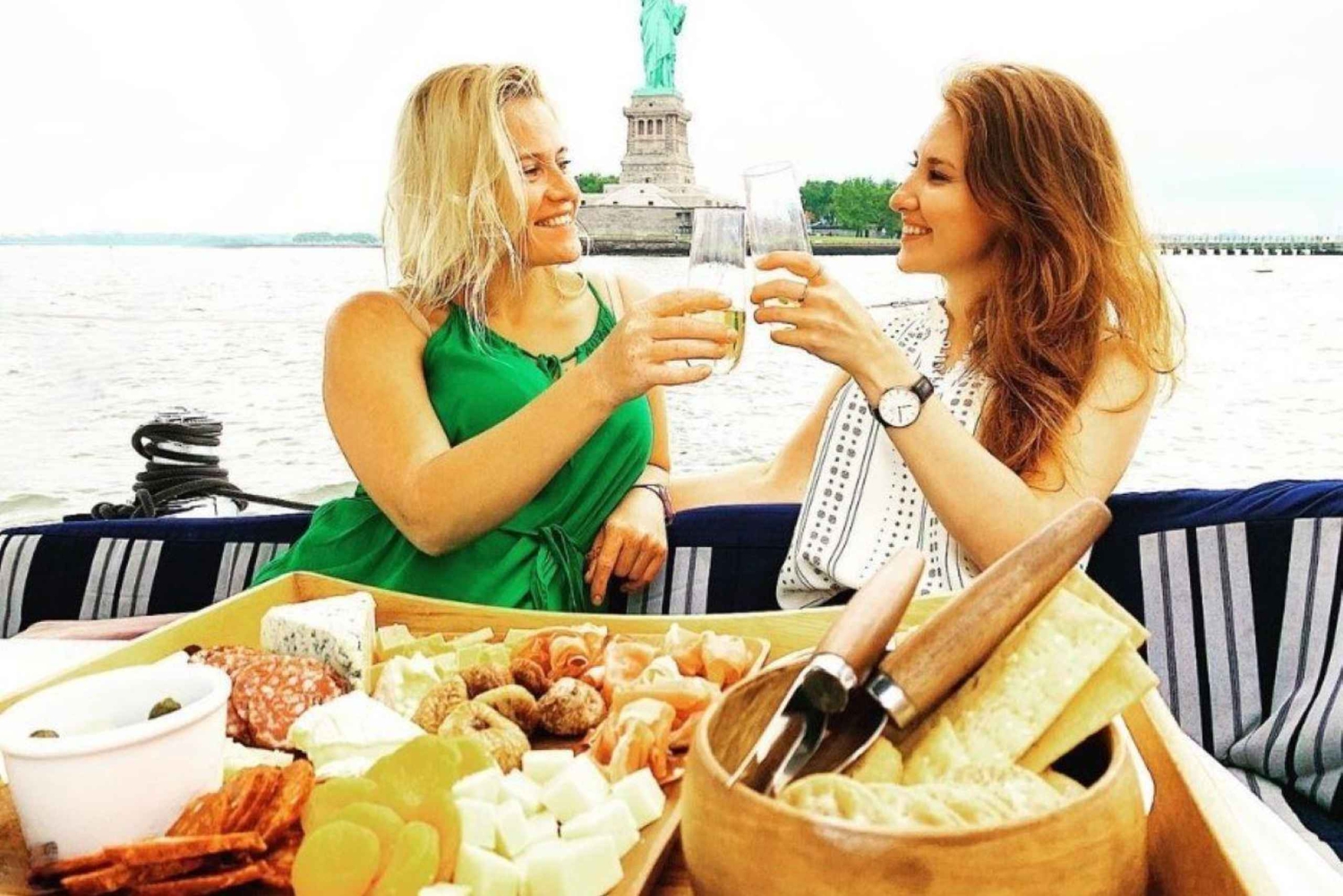 NYC: Prywatny rejs z szampanem do Statuy Wolności