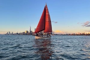 New York: charter privato di barche a vela classiche nel porto di New York