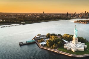 NYC: Private Luxury Tour of NYC With Transportation