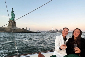 NYC- PRIVATES SEGELBOOT, FREIHEITSSTATUE, SKYLINE VON MANHATTAN