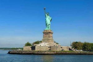 NYC: Sightseeing Harbor Cruise on the Grande Mariner