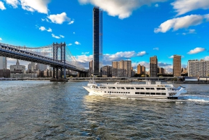 NOVA IORQUE: Cruzeiro turístico no porto a bordo do Grande Mariner