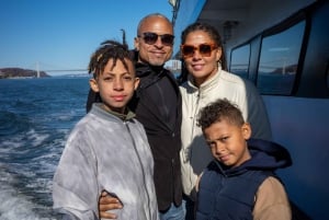 Croisière panoramique : la ligne d'horizon de New York et la Statue de la Liberté