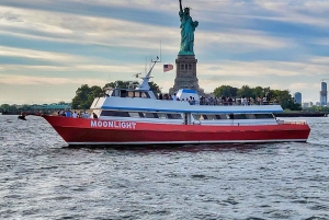 Croisière panoramique : la ligne d'horizon de New York et la Statue de la Liberté