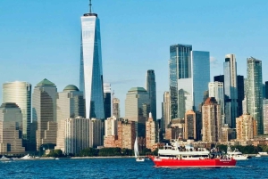 Croisière panoramique : la ligne d'horizon de New York et la Statue de la Liberté