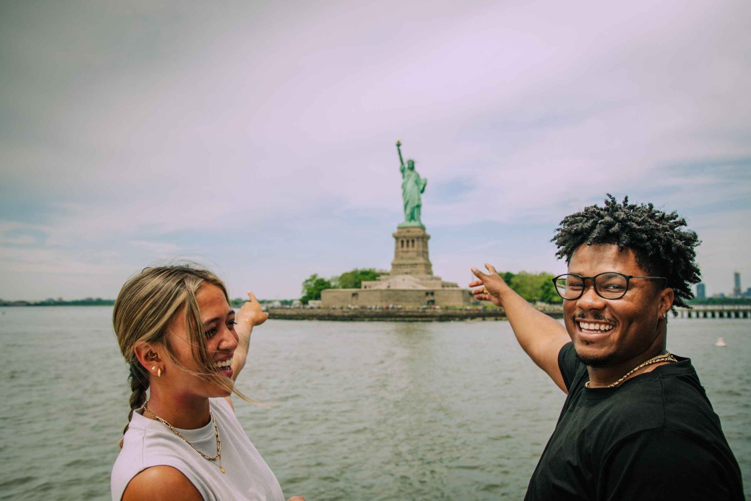 NYC: Starship East River 60-minütige Sightseeing-Bootstour