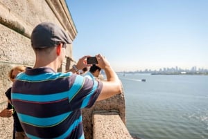 NYC: Tur til Frihedsgudinden og Ellis Island med færge