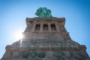 NYC: Tour della Statua della Libertà e di Ellis Island con traghetto