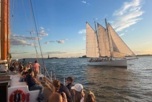 NYC: Cruise på Frihetsgudinnen om bord på en klassisk seilbåt