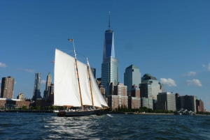 NYC: Crucero por la Estatua de la Libertad a bordo de un velero clásico
